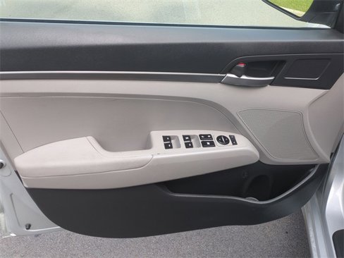 Used 2018 Hyundai Elantra SE image 30