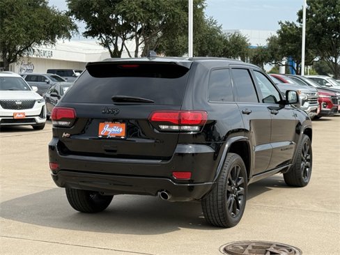Used 2018 Jeep Grand Cherokee Altitude image 4