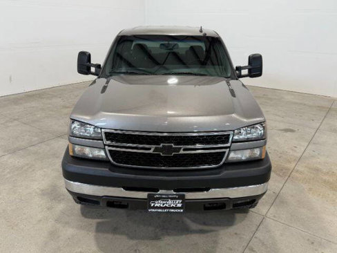 Used 2007 Chevrolet Silverado 2500 LT w/ Heavy-Duty Power Package image 4