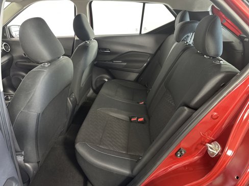 Used 2023 Nissan Kicks SV image 7