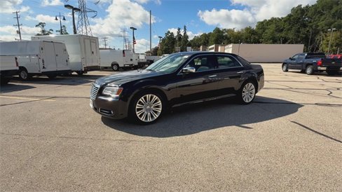 Used 2014 Chrysler 300 C image 4