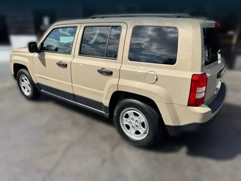 Used 2017 Jeep Patriot Sport image 3