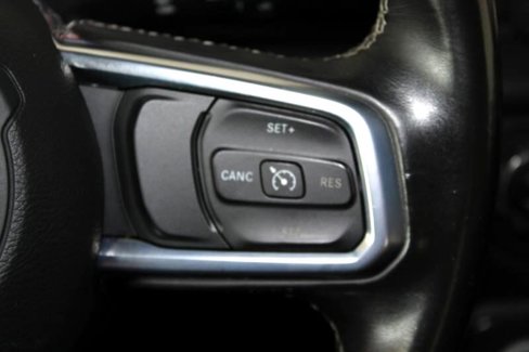 Used 2019 Jeep Wrangler Unlimited Sahara image 15