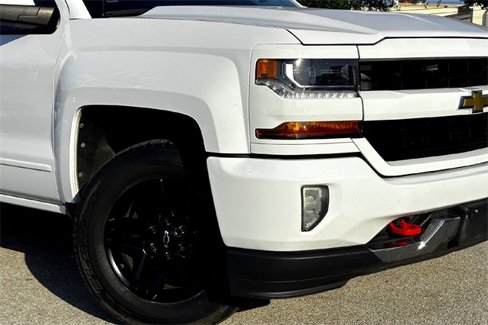 Used 2018 Chevrolet Silverado 1500 LT w/ Texas Edition image 3