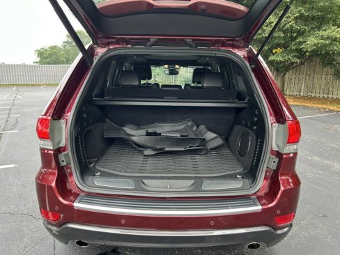 Used 2018 Jeep Grand Cherokee Limited image 32