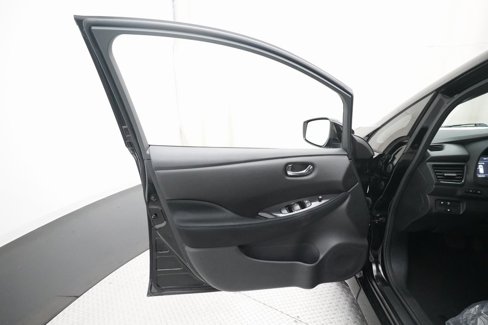 Used 2020 Nissan Leaf SV w/ SV Technology Package image 27