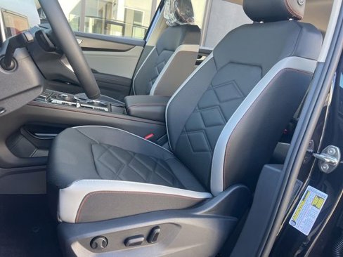 New 2025 Volkswagen Atlas Peak Edition SE image 27