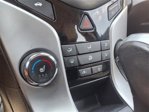 Used 2016 Chevrolet Cruze LT image 18