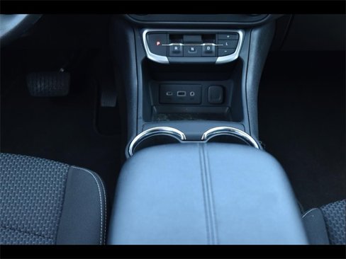Used 2024 GMC Terrain SLE image 15
