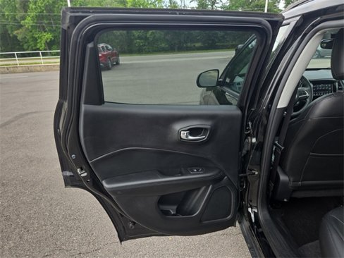 Used 2019 Jeep Compass Altitude image 25