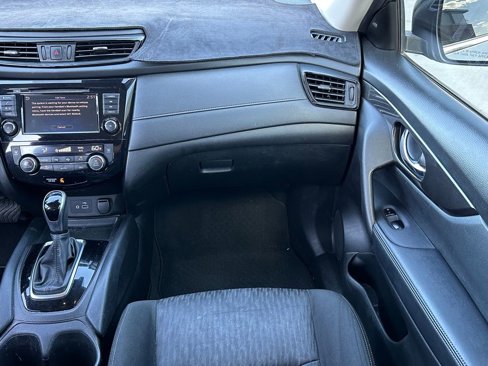 Used 2019 Nissan Rogue SV image 12