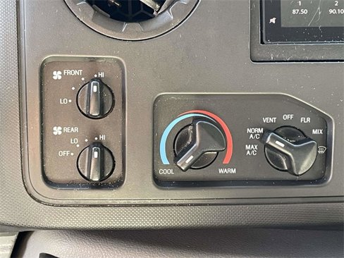 Used 2014 Ford E-350 and Econoline 350 XLT image 12