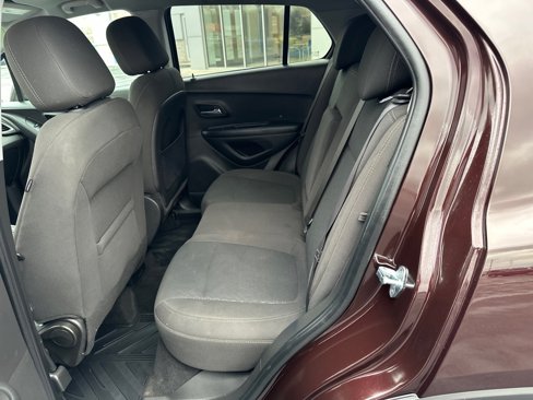 Used 2021 Chevrolet Trax LS w/ Tint and Cruise Package image 17