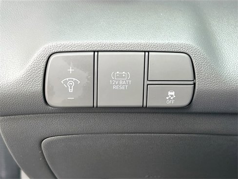 New 2025 Hyundai Elantra SEL image 10