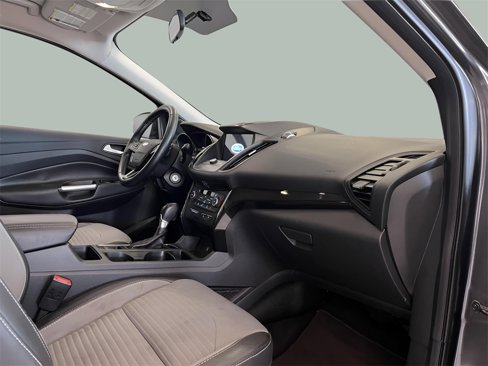 Used 2018 Ford Escape SE w/ SE Sport Appearance Package image 24