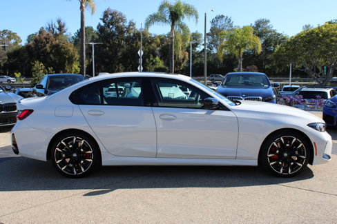 Used 2025 BMW 330i Sedan w/ M Sport Package image 8