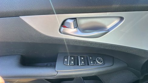 Used 2023 Kia Forte LXS image 10