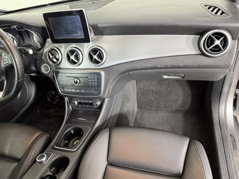 Used 2016 Mercedes-Benz CLA 250 image 10