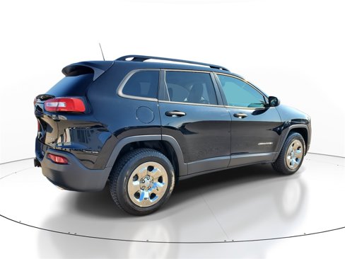 Used 2018 Jeep Cherokee Sport w/ Cold Weather Group image 4