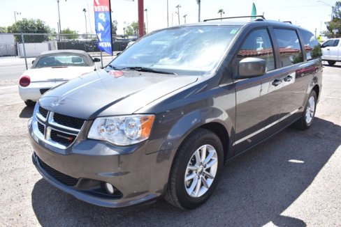 Used 2019 Dodge Grand Caravan SXT image 2