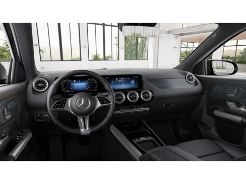 Used 2025 Mercedes-Benz GLA 250 4MATIC image 3