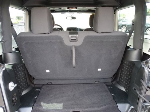 Used 2018 Jeep Wrangler Sport image 13