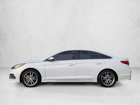 Used 2017 Hyundai Sonata Sport 2.0T image 9