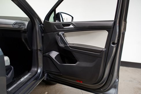 Used 2020 Volkswagen Tiguan SE R-Line image 29