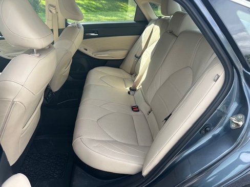 Used 2020 Toyota Avalon Limited image 9