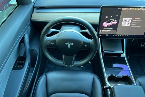 Used 2018 Tesla Model 3 image 14