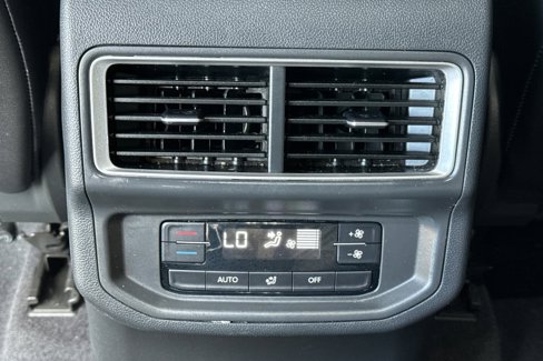 Used 2024 Volkswagen Atlas SE image 44