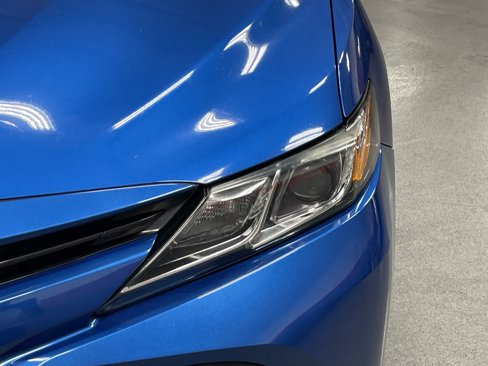 Used 2019 Toyota Camry LE image 6