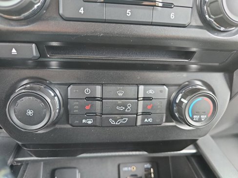 Used 2015 Ford F150 XLT w/ Equipment Group 302A Luxury image 22