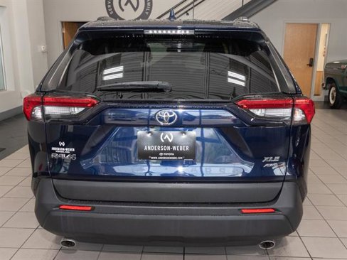 Used 2020 Toyota RAV4 XLE image 17