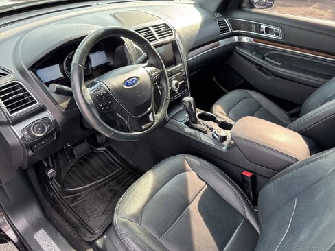 Used 2019 Ford Explorer Limited w/ Class III Trailer Tow Package image 36