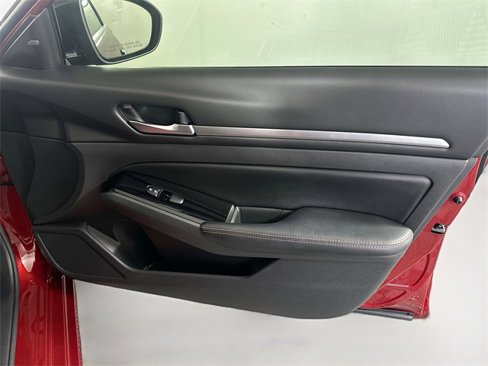 Used 2024 Nissan Altima 2.5 SR image 30