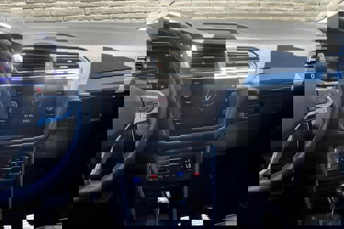Certified 2022 Volkswagen Tiguan SE image 5