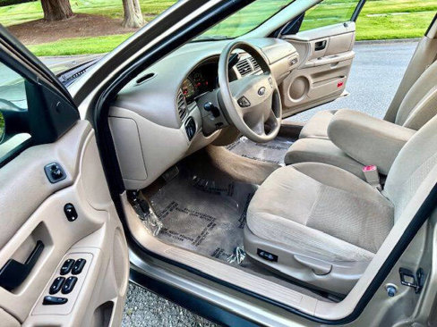 Used 2003 Ford Taurus SES image 23