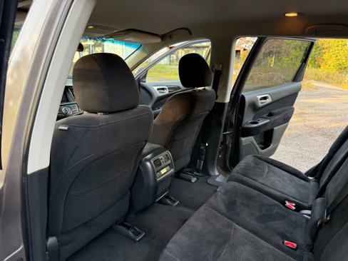 Used 2014 Nissan Pathfinder SV image 24