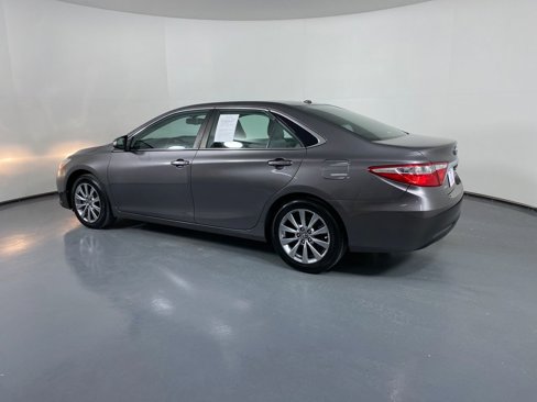 Used 2016 Toyota Camry XLE image 4