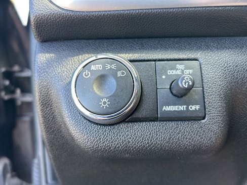 Used 2016 GMC Acadia SLE image 13