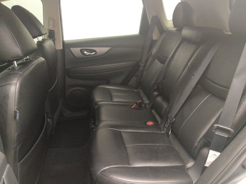 Used 2016 Nissan Rogue SV w/ SV Moonroof Package image 18