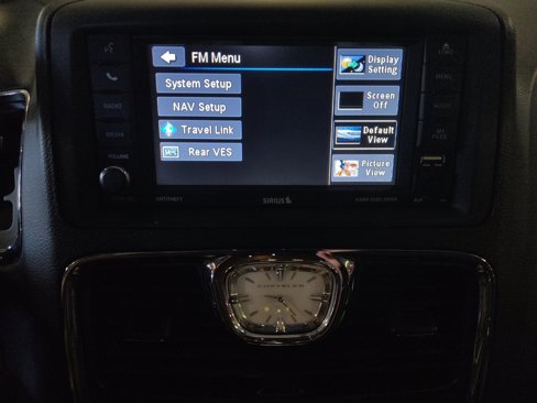 Used 2014 Chrysler Town & Country Touring-L w/ Driver Convenience Group image 25