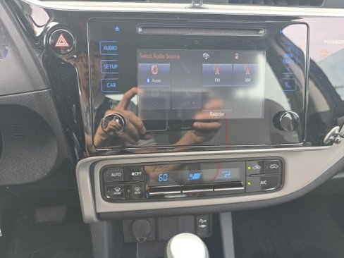Used 2017 Toyota Corolla L image 6
