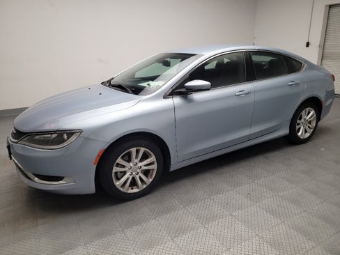 Used 2015 Chrysler 200 Limited w/ Convenience Group image 2