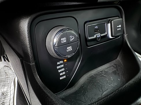 Used 2017 Jeep Renegade Trailhawk image 42