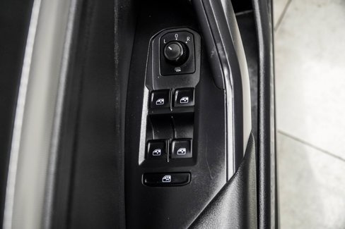 Used 2020 Volkswagen Jetta SE w/ SE Cold Weather Package image 29