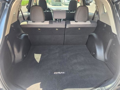 Used 2013 Toyota RAV4 XLE image 9