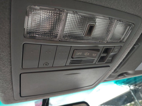 Used 2013 Toyota Highlander SE image 22