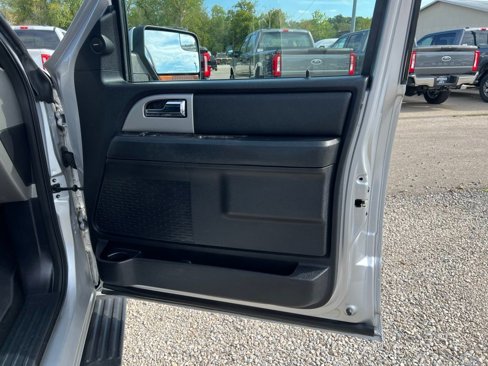 Used 2016 Ford Expedition Limited image 20